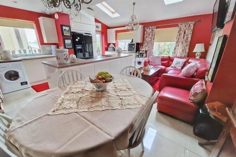 4 Dol Wen, Pencoed, Bridgend, CF35 6RS