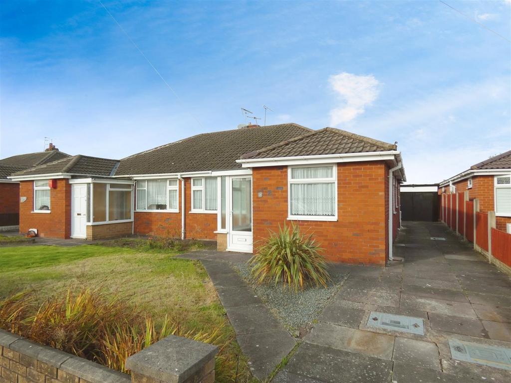 Anderson Close, Crewe 3 bed semidetached bungalow for sale £220,000