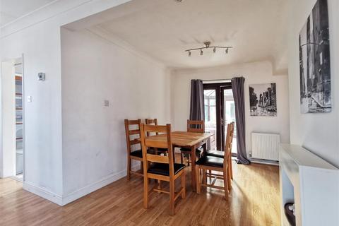 8 Thames Close, Derby, DE22 4HT