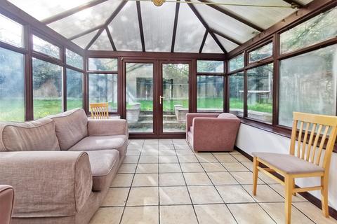 8 Thames Close, Derby, DE22 4HT