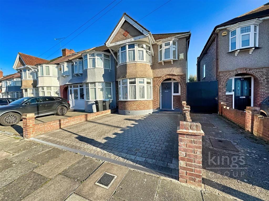 Chatsworth Drive, Enfield 3 bed end of terrace house for sale £525,000