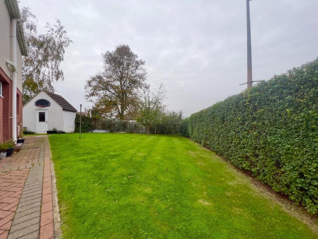 Cemetery Road, Grimethorpe, Barnsley 3 bed semidetached house for sale £145,000