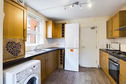 4 bedroom private hall to rent - Newcombe Road, Southampton, Hampshire