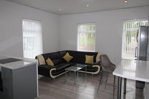 1 bedroom in a flat share to rent - Dorset Road, Tuebrook