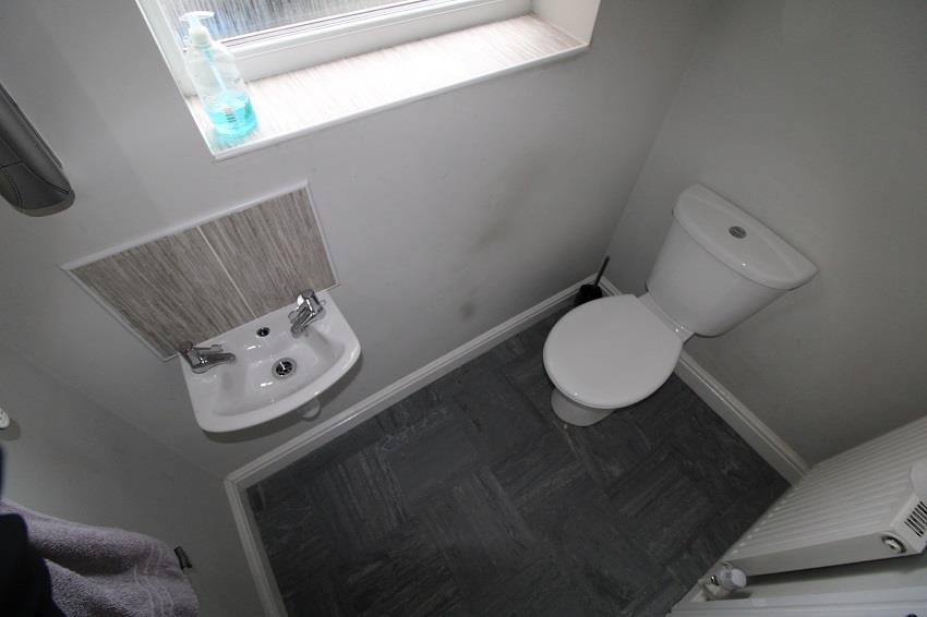 CLOAKROOM WC.jpg