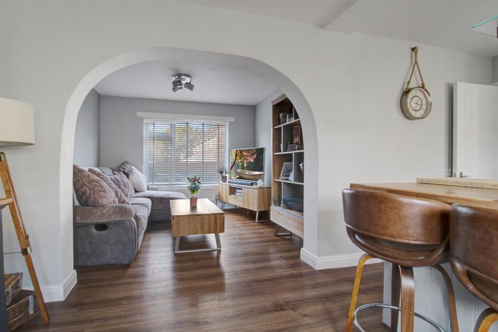 Lounge 1.jpg