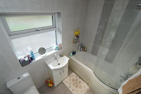 97 Hutton Drive, Hutton, Brentwood, CM13 2RP