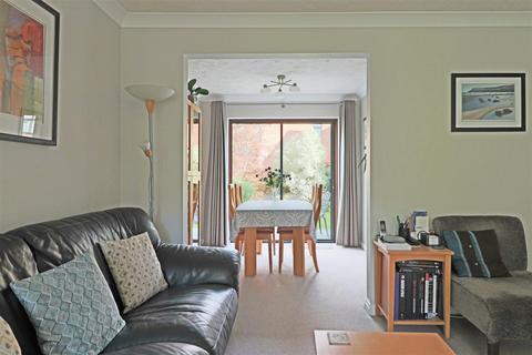 37 Cavendish Road, Redhill, RH1 4AL