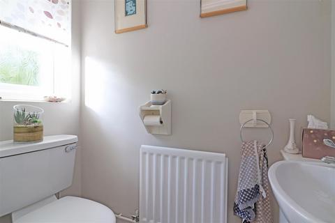 37 Cavendish Road, Redhill, RH1 4AL