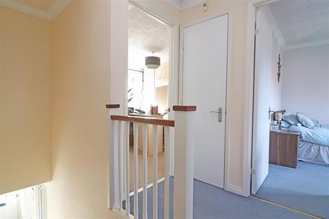 37 Cavendish Road, Redhill, RH1 4AL