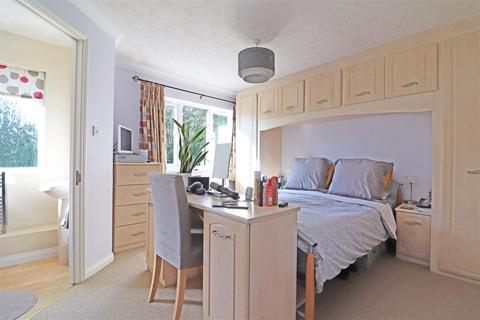 37 Cavendish Road, Redhill, RH1 4AL