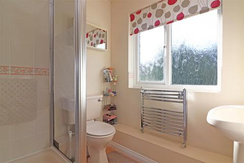 37 Cavendish Road, Redhill, RH1 4AL
