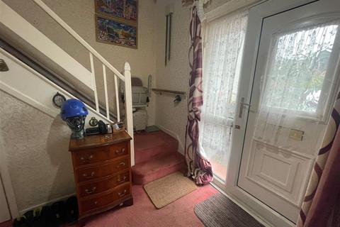 25 Cleviston Park, Llangennech, Llanelli, SA14 9UW