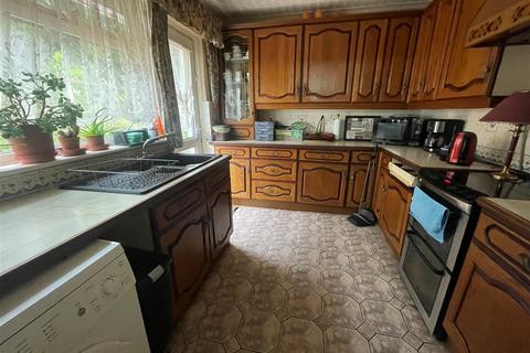 25 Cleviston Park, Llangennech, Llanelli, SA14 9UW