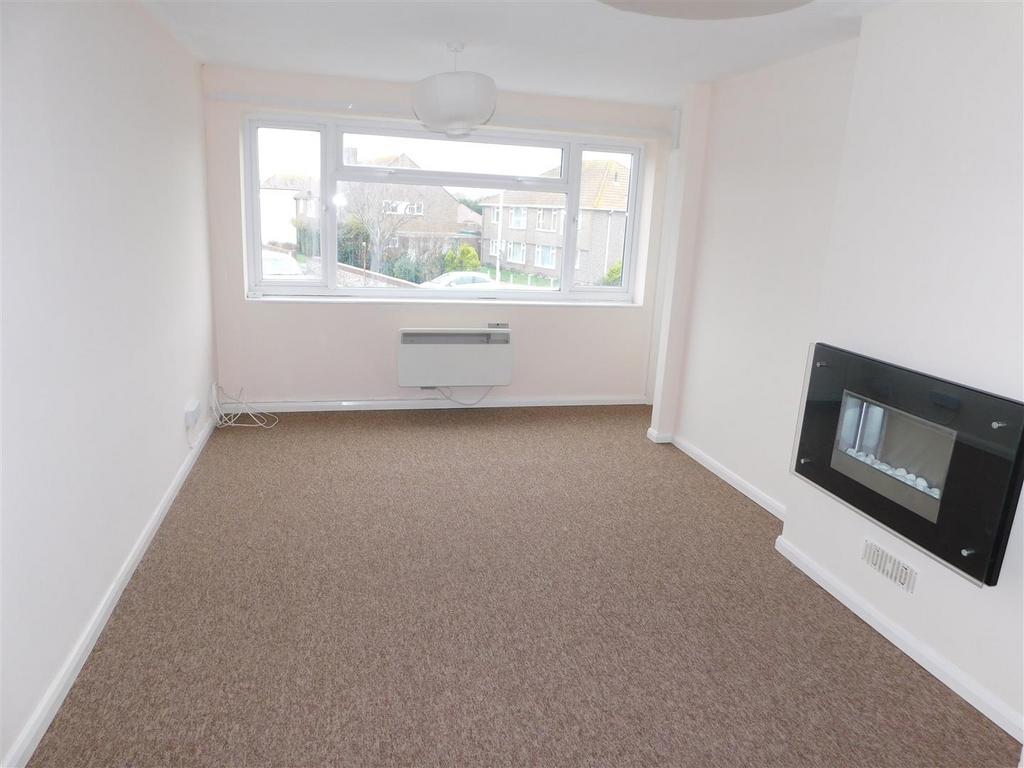 Brougham Road, Worthing 2 bed flat £1,100 pcm (£254 pw)