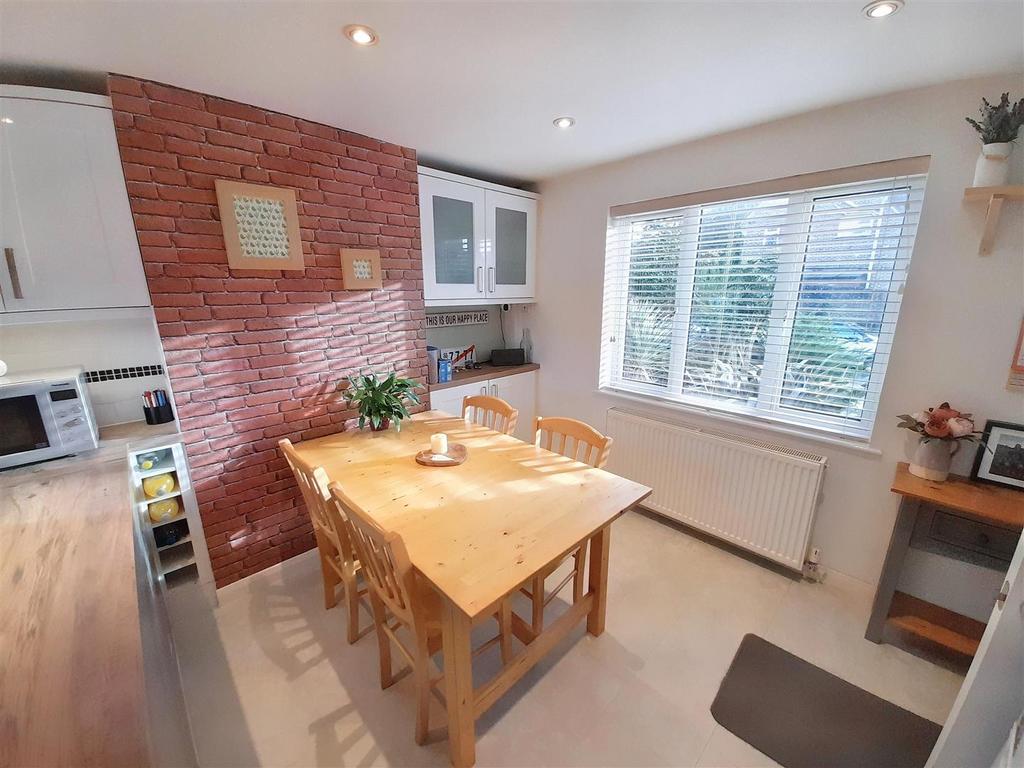 Dining area.jpg
