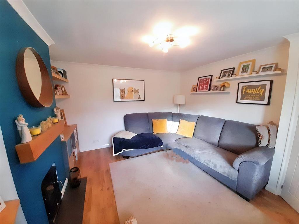 Living room (3).jpg