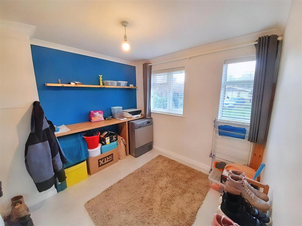 Study / utility room