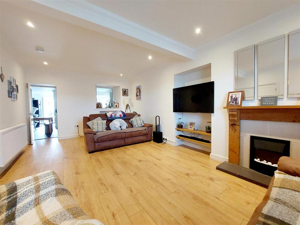 Cecil Road, Gorseinon, Swansea 4 bed terraced house for sale £185,000