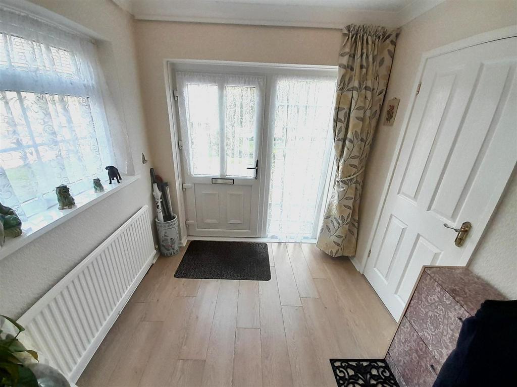 Bank Road, Llangennech 4 bed detached house for sale £400,000