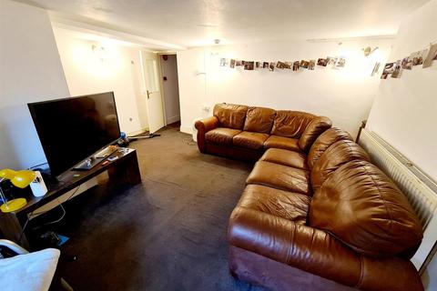 8 bedroom private hall to rent, Blades Street, Lancaster LA1
