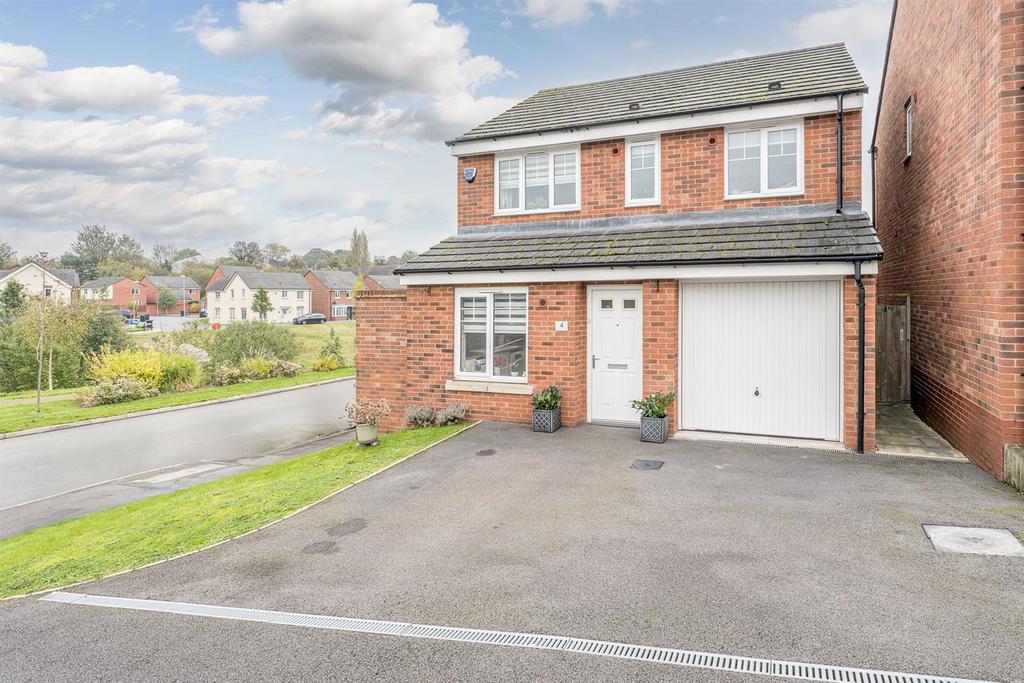Hyde Mill Drive, Wollaston, Stourbridge, DY8 4GB 3 bed house for sale