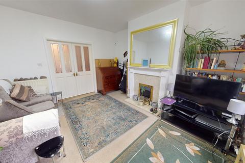 4 bedroom semi-detached house for sale - Wrose Grove, Shipley, Bradford
