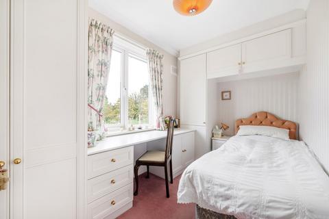 4 bedroom detached house for sale - Foxgrove Road, Beckenham, BR3