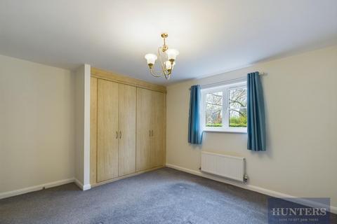 2 bedroom flat for sale, Wade Court, Cheltenham