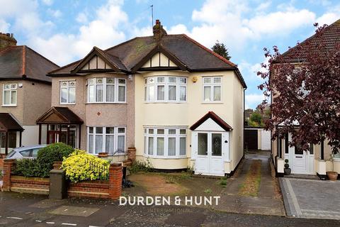 35 Warriner Avenue, Hornchurch, RM12 4LH