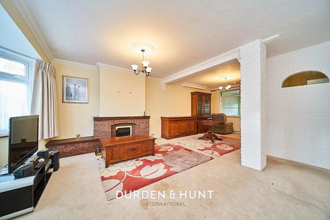 35 Warriner Avenue, Hornchurch, RM12 4LH