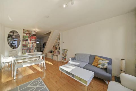2 bedroom flat for sale, Randolph Gardens, Maida Vale, London