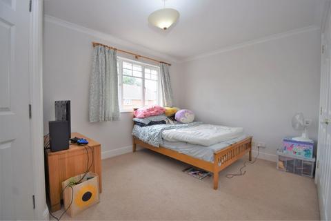 3 bedroom semi-detached house for sale - Willow Wood Close, Burnham, SL1