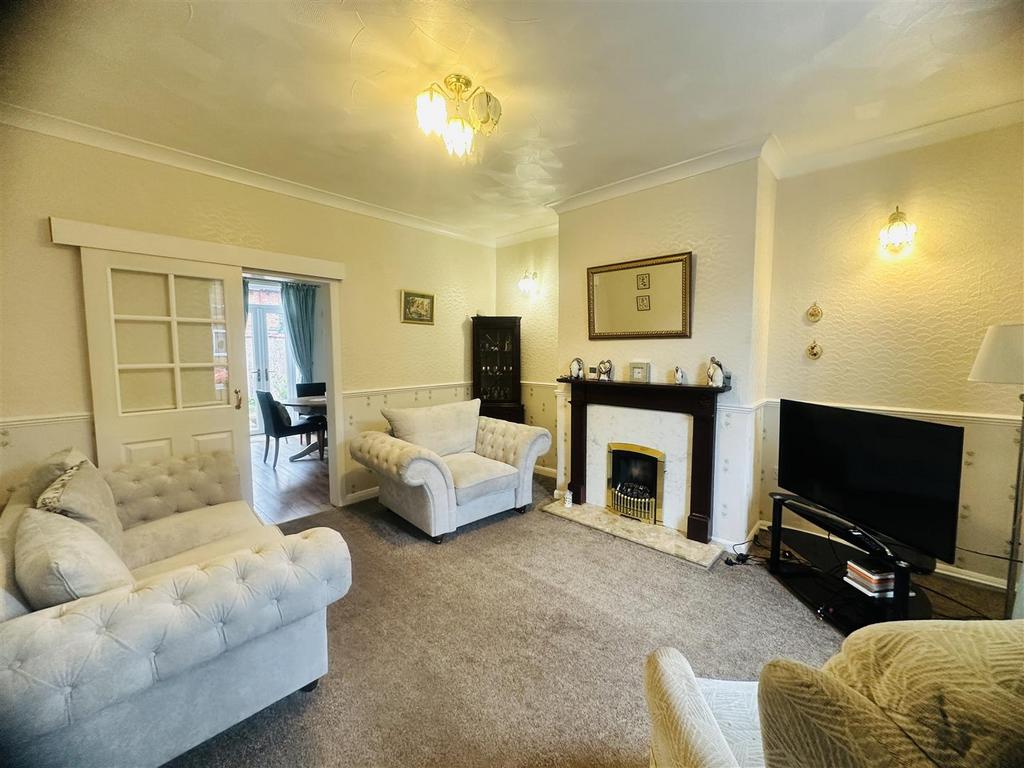 Elm Street, Selby 2 bed terraced house for sale £150,000