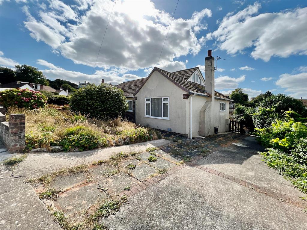 Orchard Grove, Brixham 3 bed semidetached bungalow for sale £299,950