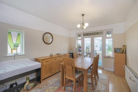 3 bedroom semi-detached bungalow for sale, College Gardens, North Chingford