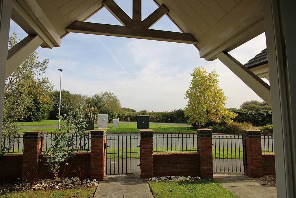 Sunflower Drive, Warrington, WA5 2 bed terraced house to rent £825