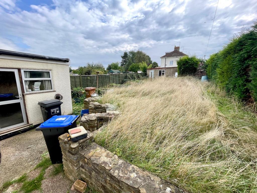 Briar Hill Road, Far Cotton, Northampton NN4 3 bed end of terrace house