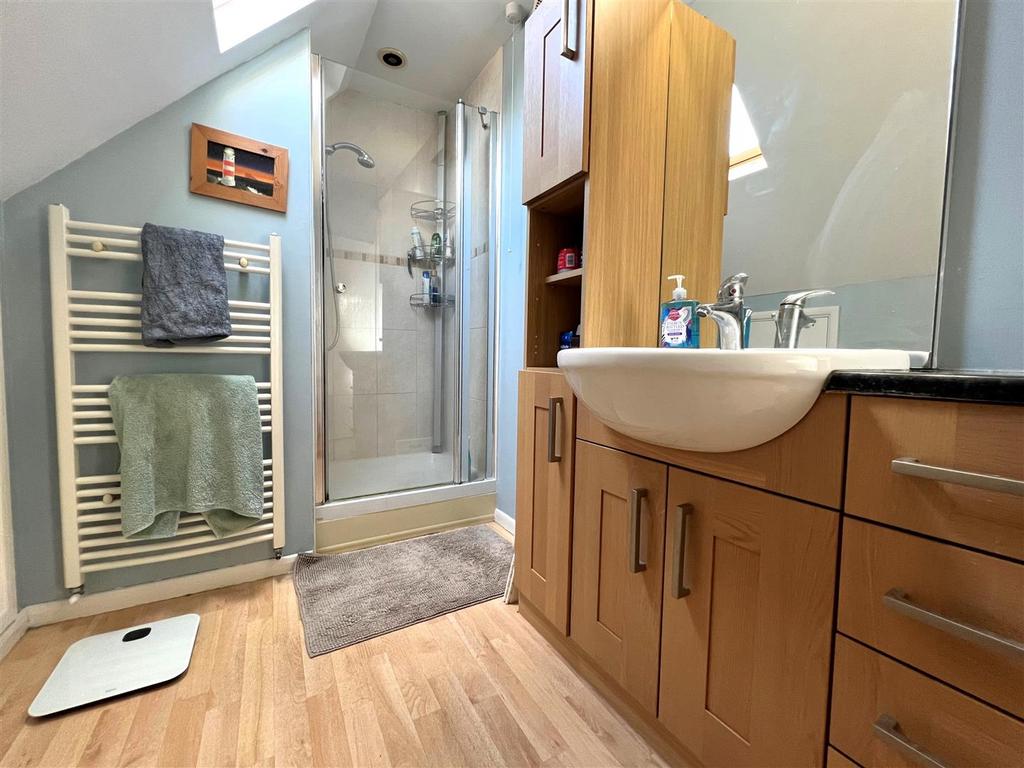 Ensuite.jpg