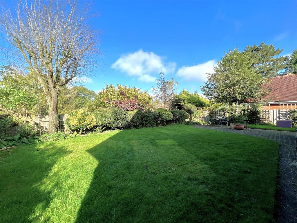 Garden left side looking right.jpg