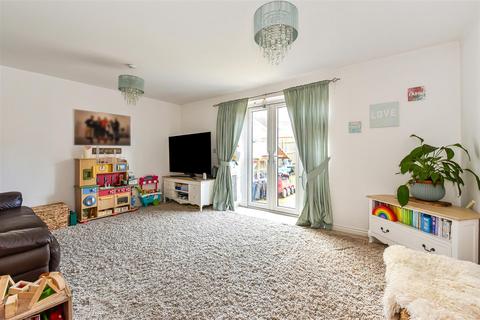 39 Arena Close, Andover, SP11 6YD