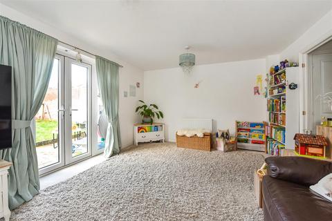 39 Arena Close, Andover, SP11 6YD