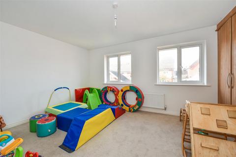 39 Arena Close, Andover, SP11 6YD