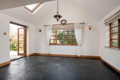 9 Callaways Road, Shipston-on-stour, CV36 4HB