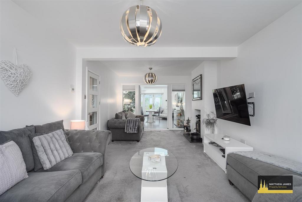 16 Ebro Crescent-8.jpg