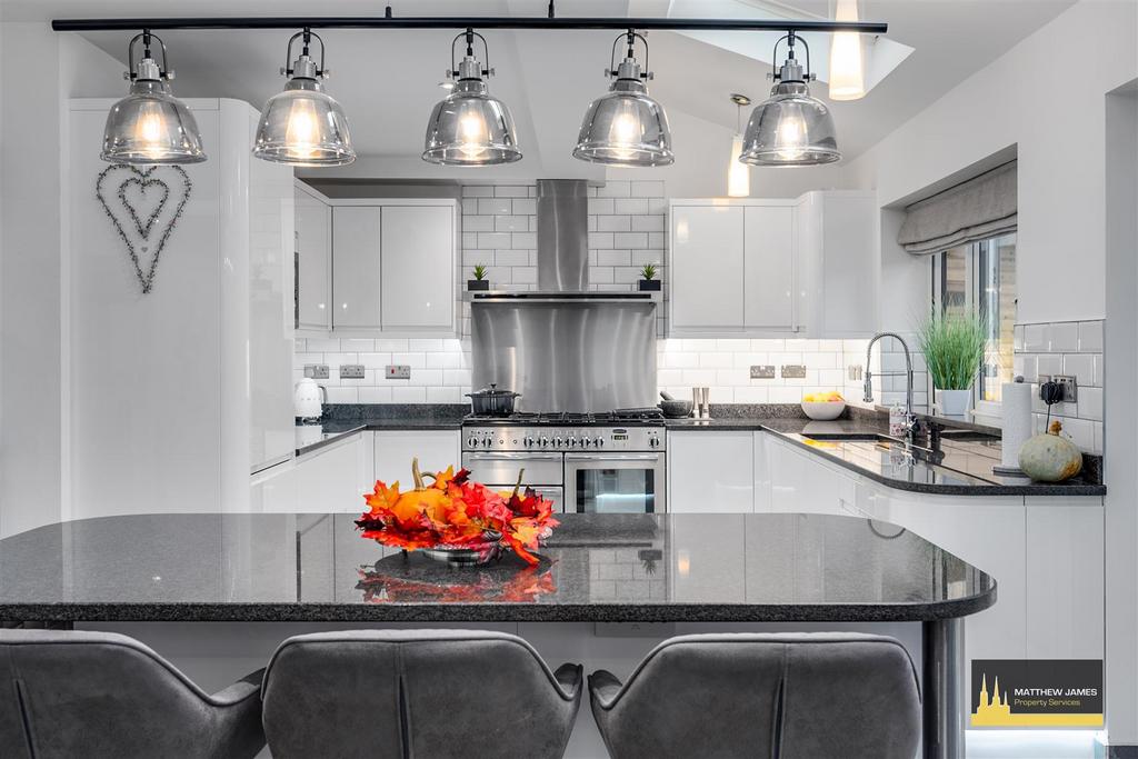 16 Ebro Crescent-14.jpg