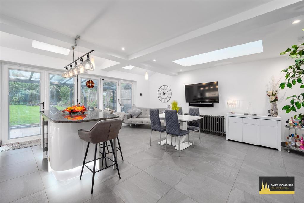 16 Ebro Crescent-12.jpg