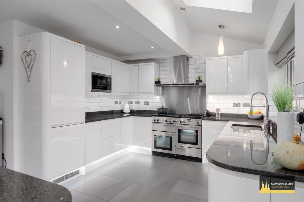 16 Ebro Crescent-16.jpg