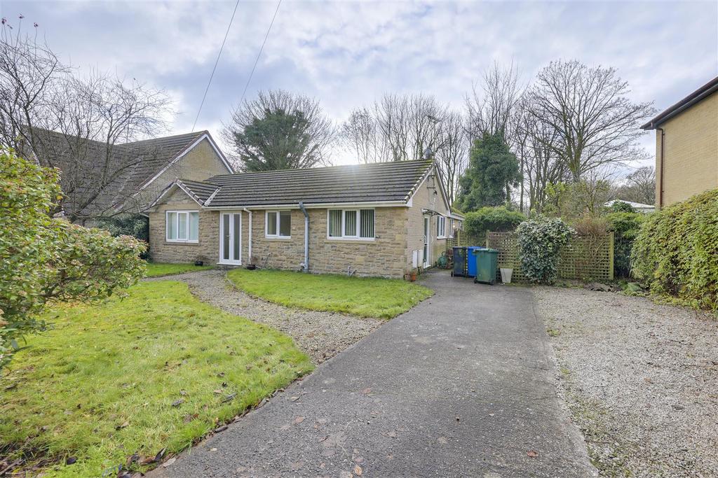 Dean Road, Haslingden, Rossendale 3 bed detached bungalow £950 pcm (£