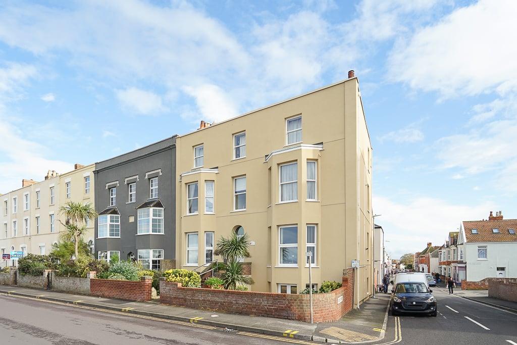 Esplanade, BurnhamonSea, TA8 2 bed apartment for sale £179,950